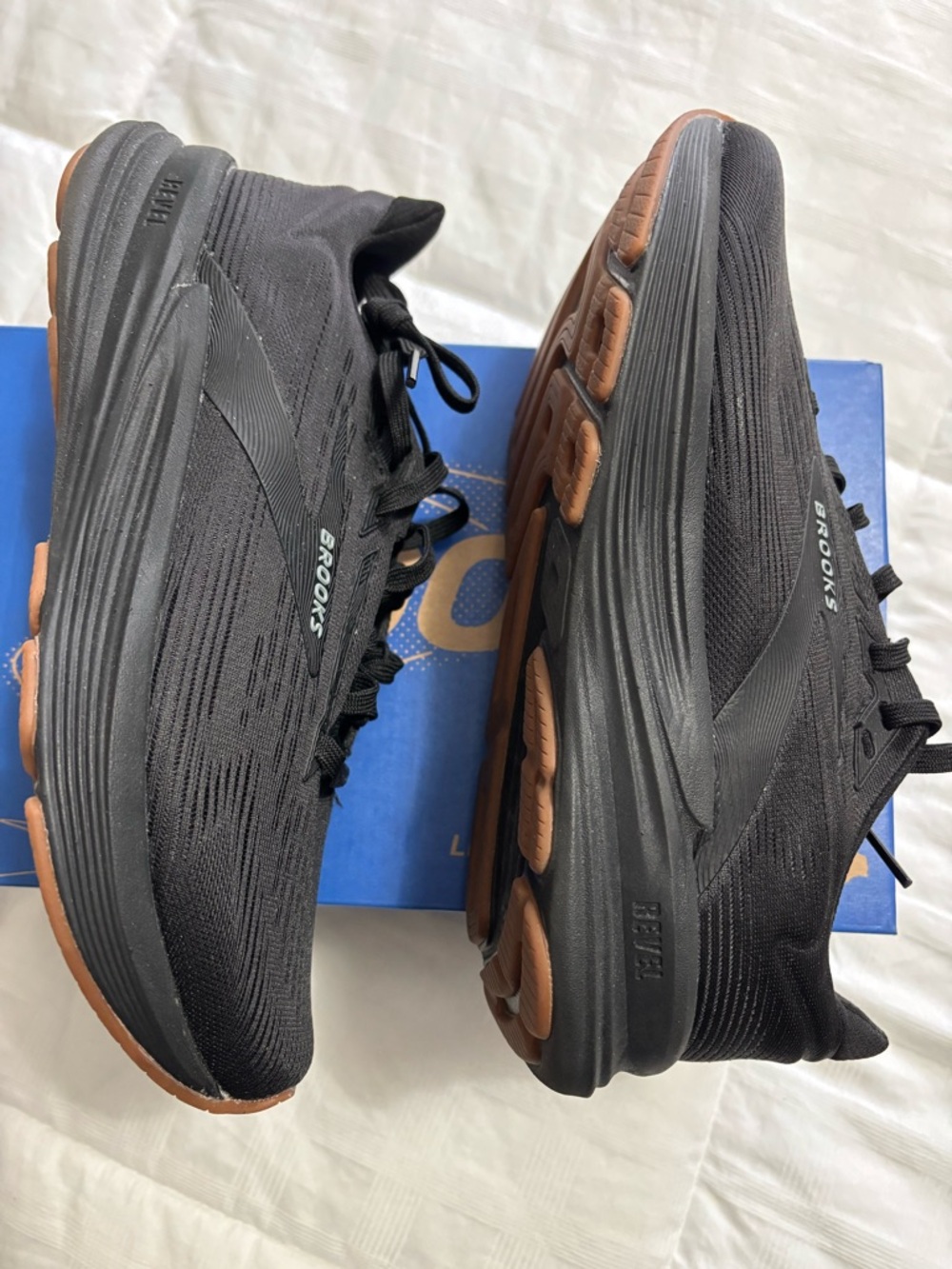 NEW Brooks all Black women size 7 - Picture 4 of 7